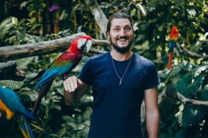 The Social Lives of Parrots: Insights for Owners - Birdsmania - Observing Social Learning In Parrots